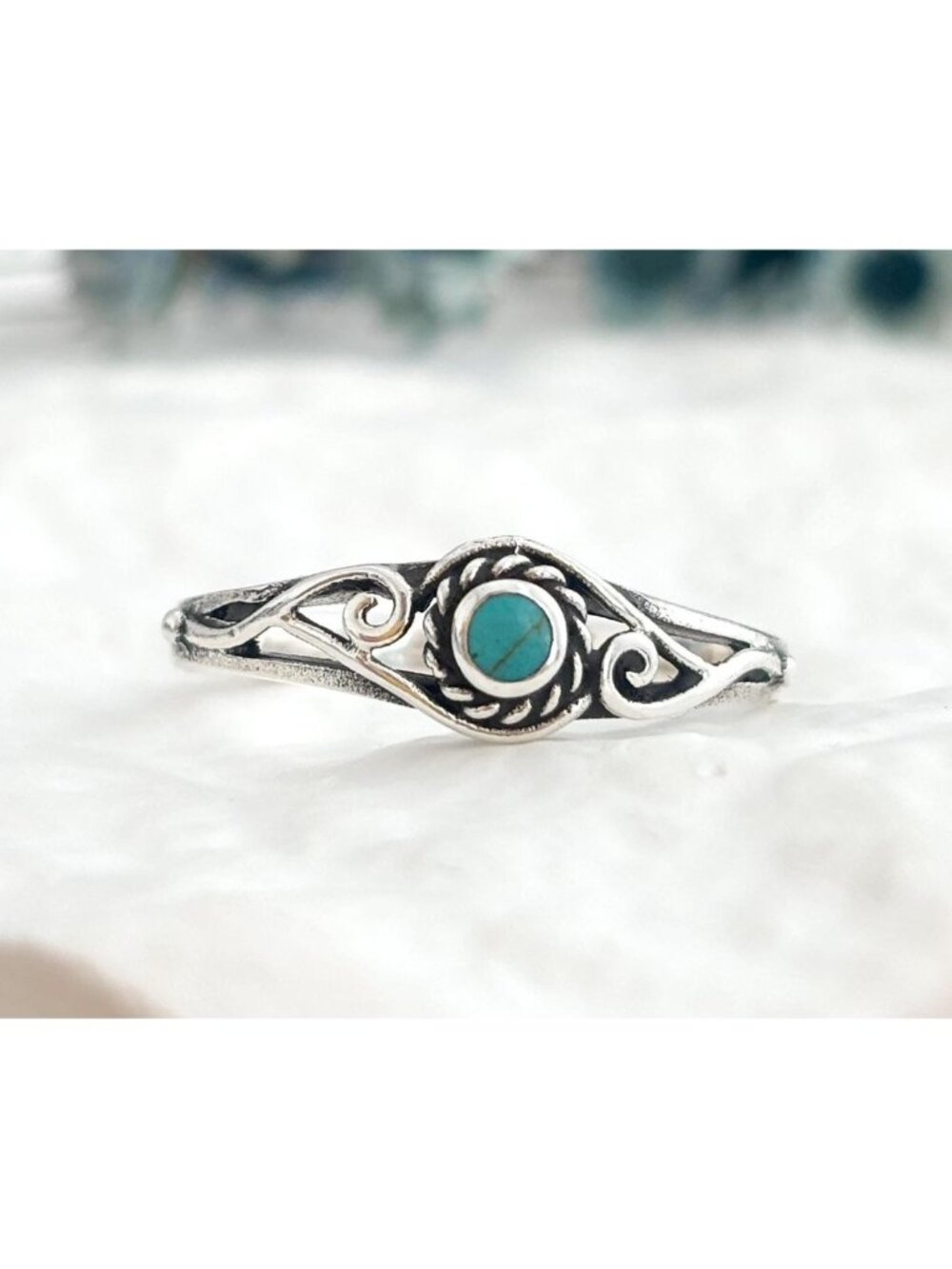 Textured Turquoise Accented Dainty Sterling Silver 925 Vintage Ring - sz 8.5